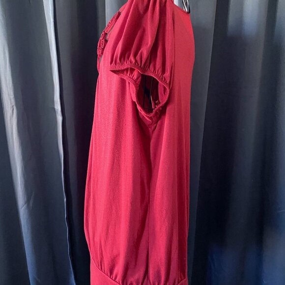 Judith - Wine Colored Top with Rose Embellishments - Picture 7 of 8